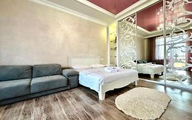 ApartPoltava Дизайнерська студія в ЕЛІТНІЙ новобудові розкішна ВАННА, Сонячний парк